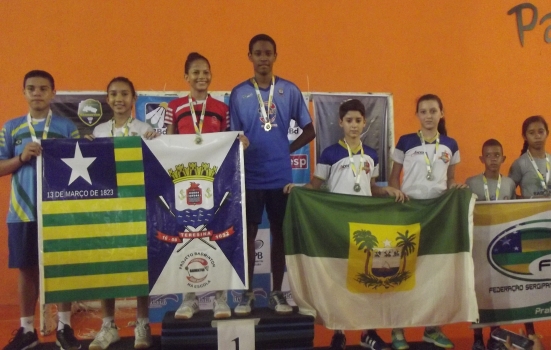 atletas, ASBAGDI, categorias, todas, realizadas, foram, medalhas, conquistaram, participaram, Escola, sendo, prata, Badminton, sagrando-se, bronze, domingo, Estados, encerrou, participao, Desde, disputas, Norte-Nordeste, adulto, Neste, Projeto