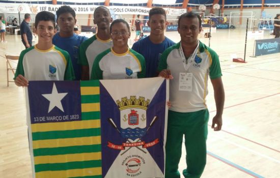 pases, Mundial, grande, confraternizao, alunos, sbado, atletas, diferentes, projeto, comunidade, neste, entre, participam, evento, parte, fazem, Grande, Dirceu, alguns, Escola, escolas, oriundos, Badminton, iniciou, tera-feira, Projeto, participantes, encerra, social, primeiro