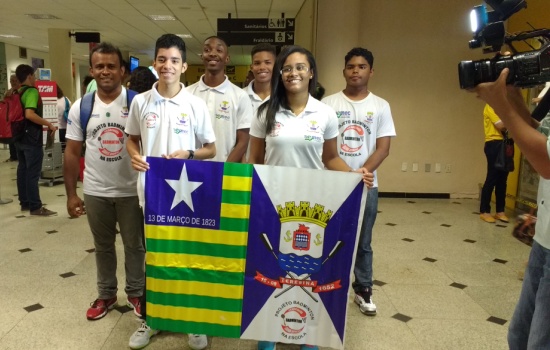 atletas, competio, Mundial, projeto, representando, escola, bagagem, acontecer, cinco, cidade, entre, Malta, Gzira, nCada, embarcaram, badminton, sbado, desafio, Campeonato, atleta, Neste, Badminton, Escolar, conquistou