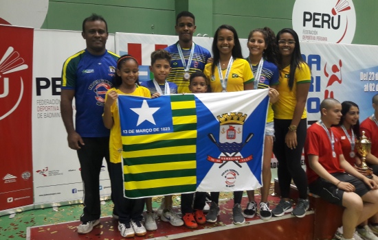 Badminton, Brasil, presentes, Sul-Americano, realizado, Equador, pases, Chile, Argentina, Colmbia, domingo, neste, Adulto, Juvenil, Encerrou, cidade, Foram