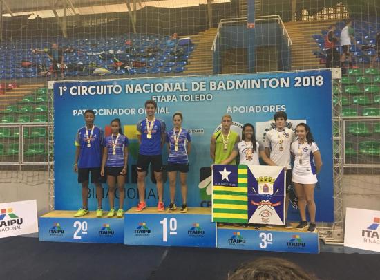 atletas, etapa, jogos, vrios, recebeu, repleta, domingo, cantos, encerrando, badminton, Nacional, acontecia, cidade, Toledo, Desde, Paran, estado, neste